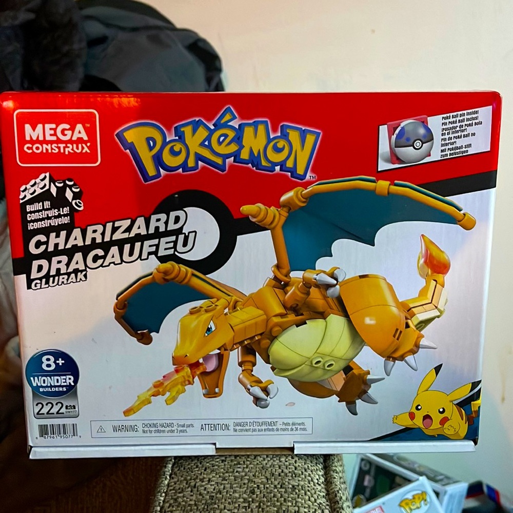 MEGA® CONSTRUX

Pokémon Charizard